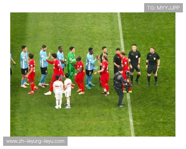 足球赛事中的全球化影响与商业化发展